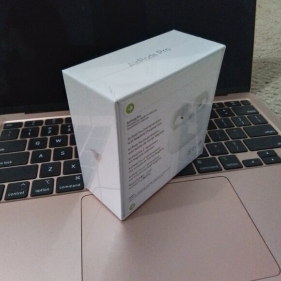 New Apple Airpods Pro 2nd Generation with MagSafe Charging Case - Picture 2 of 3